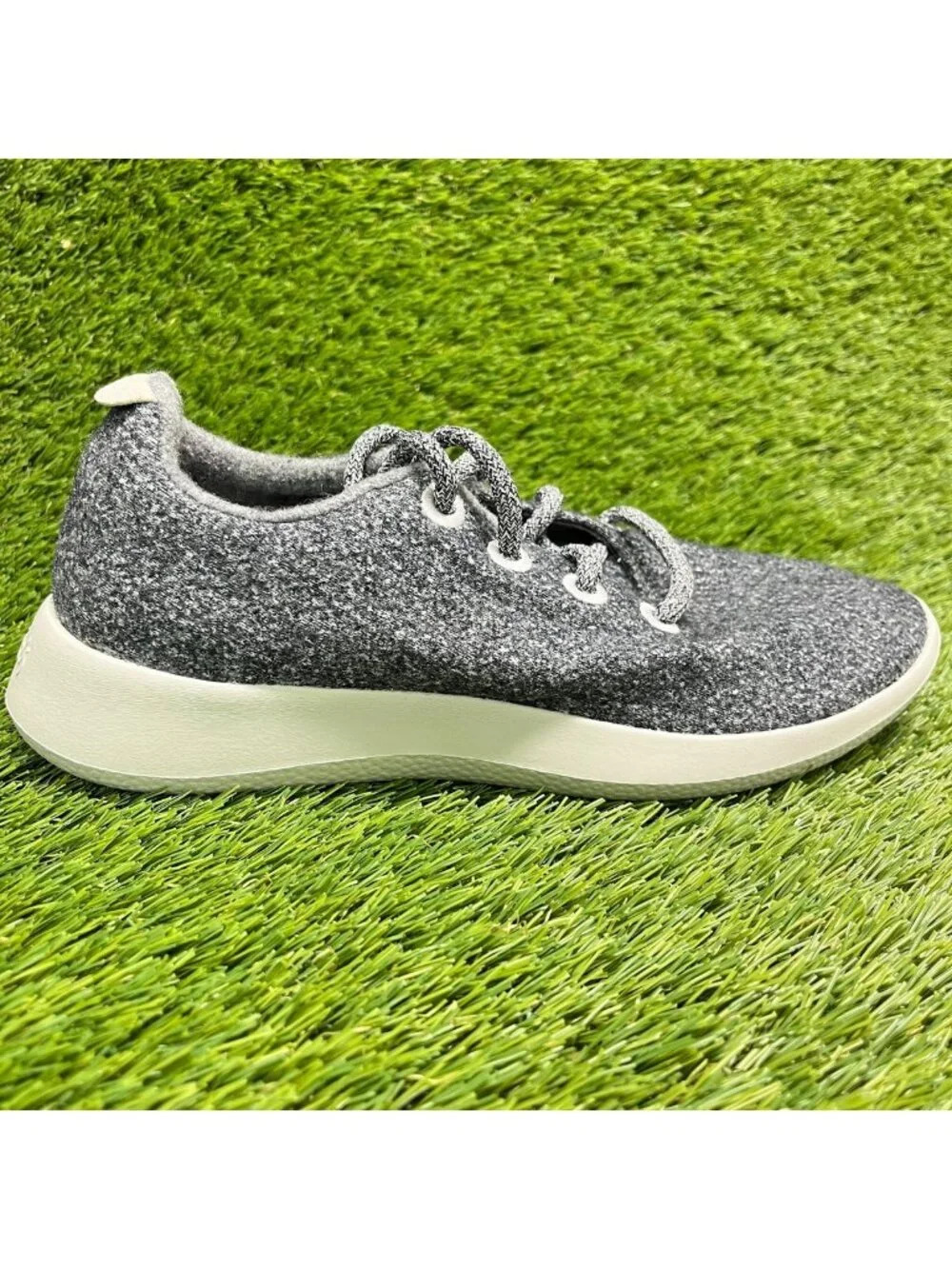 Allbirds Wool Runners Womens Size 9 Gray White Athletic Running Shoes Sneakers